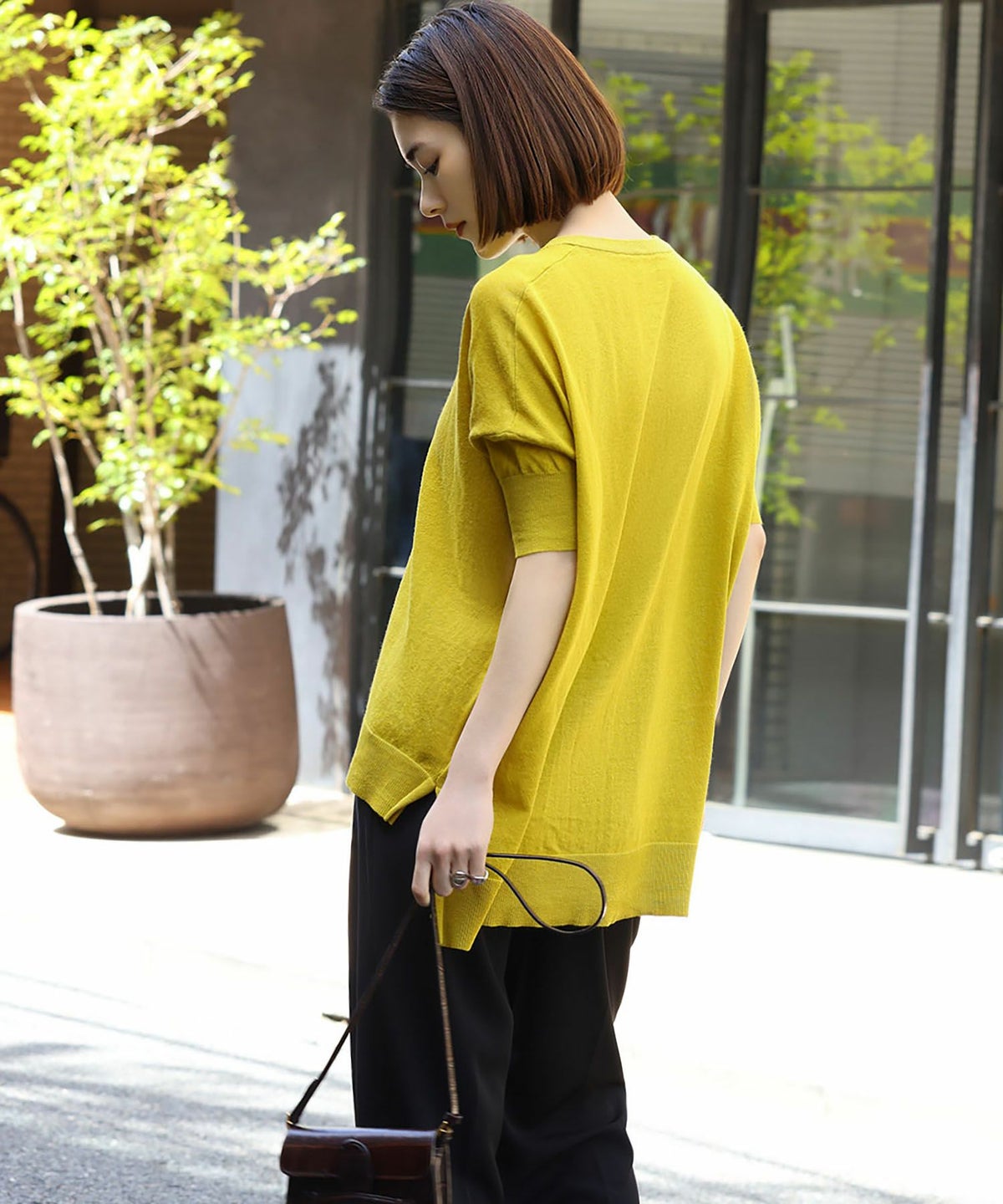 身長：163cm　着用サイズ：FREE　B：80 / W：58 / H：87