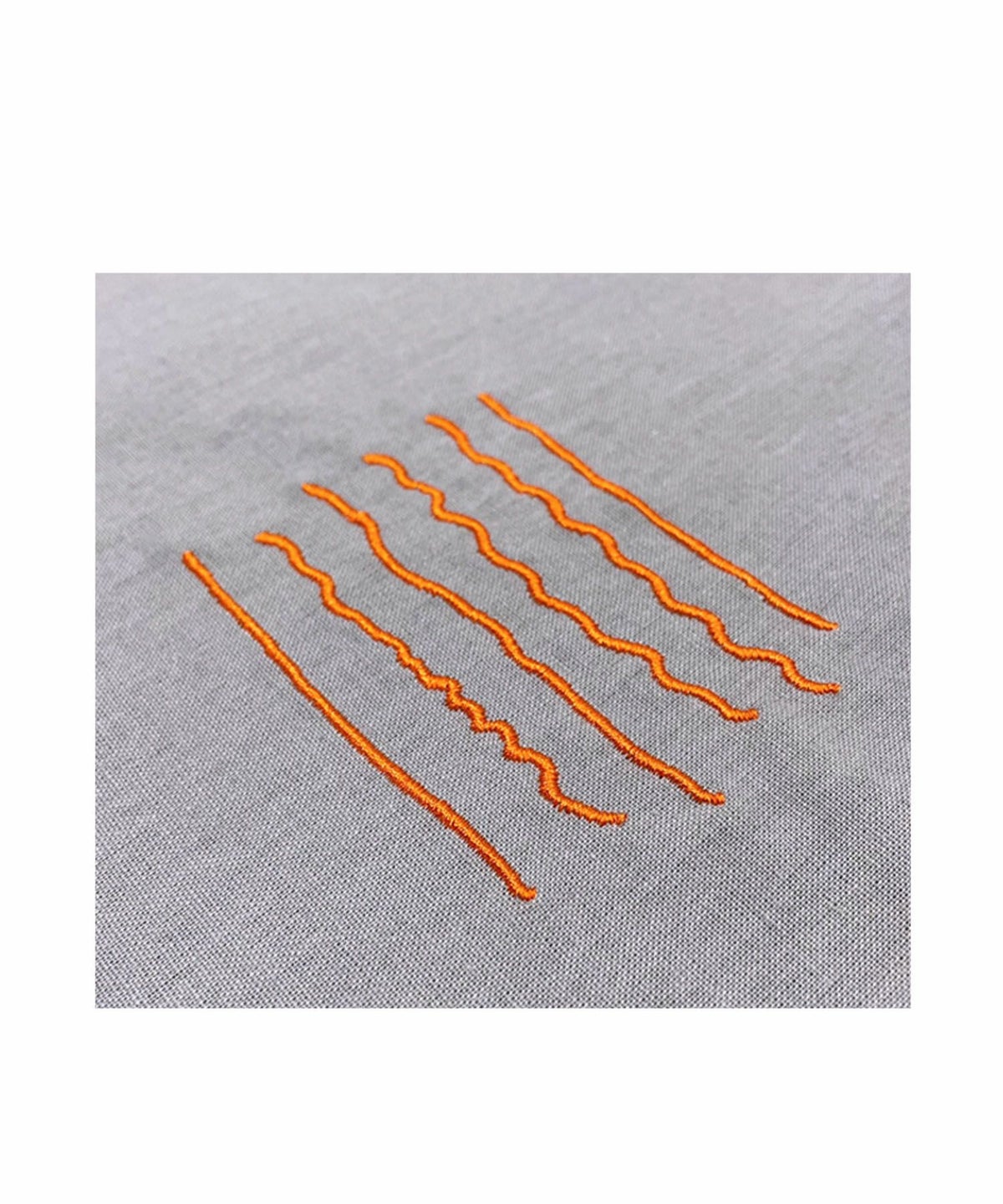 グレー、ベージュ裏面刺繍