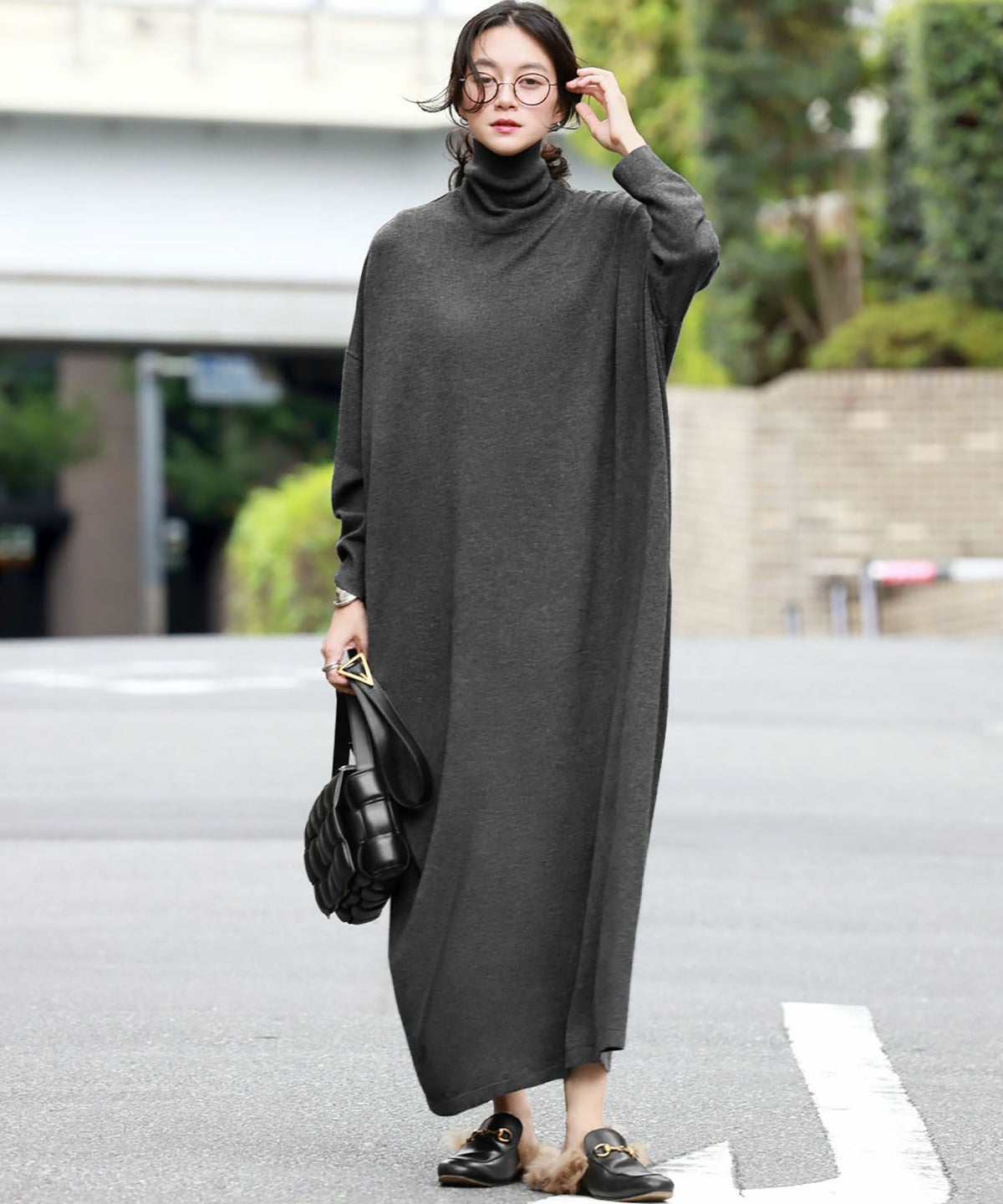 身長：165cm　着用サイズ：FREE　B：77 / W：57 / H：79