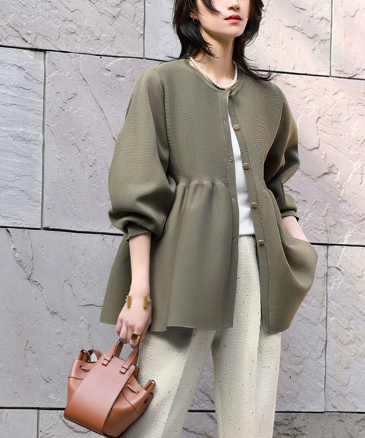 身長：165cm　着用サイズ：FREE　B：77 / W：57 / H：79
