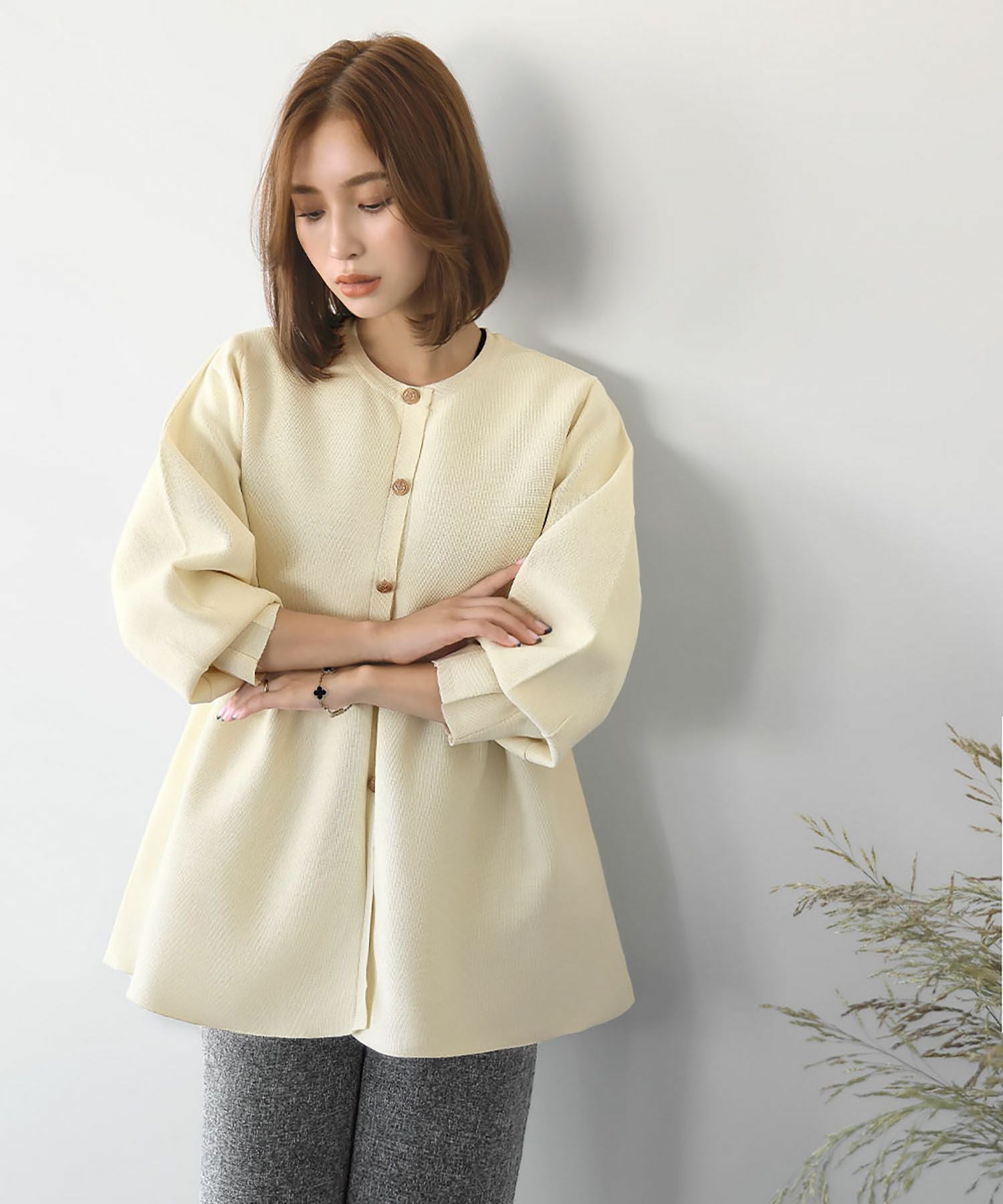 新品 BEARDSLEY ペプラムニットカーディガン SALE／70%OFF】BEARDSLEY ペプラムニットカーディガン ビアズリー