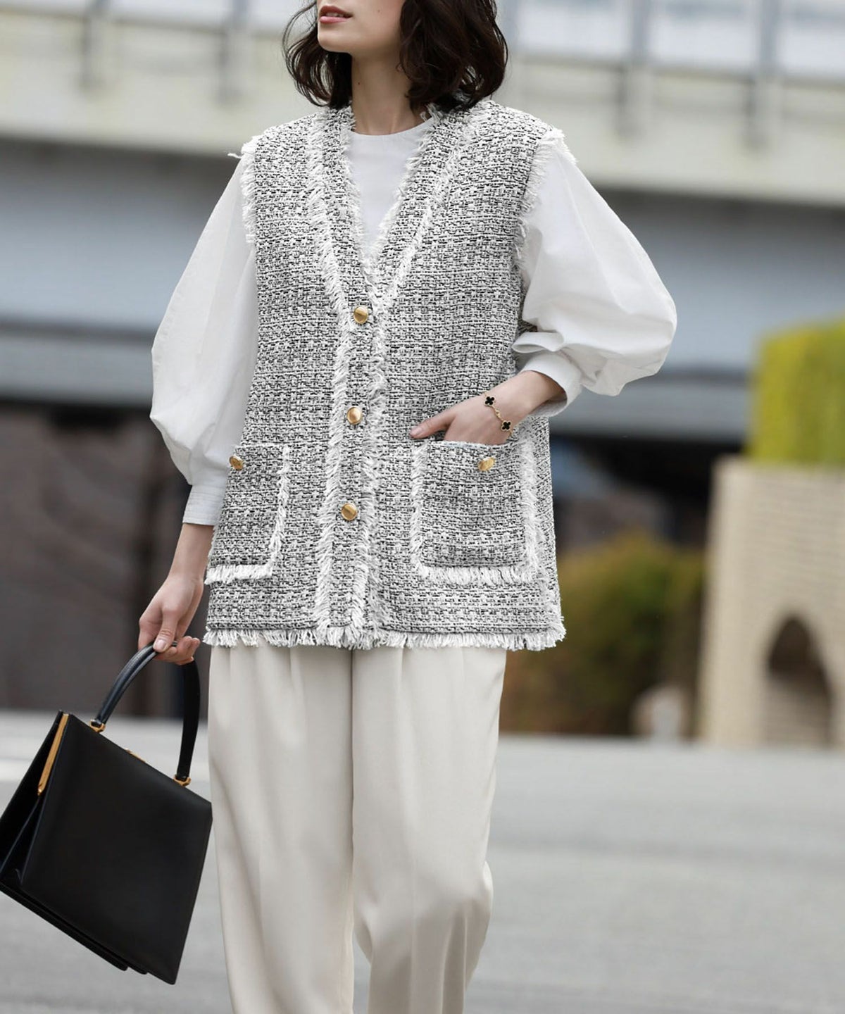 身長：164cm　着用サイズ：FREE　B：79.5 / W：58 / H：82.5