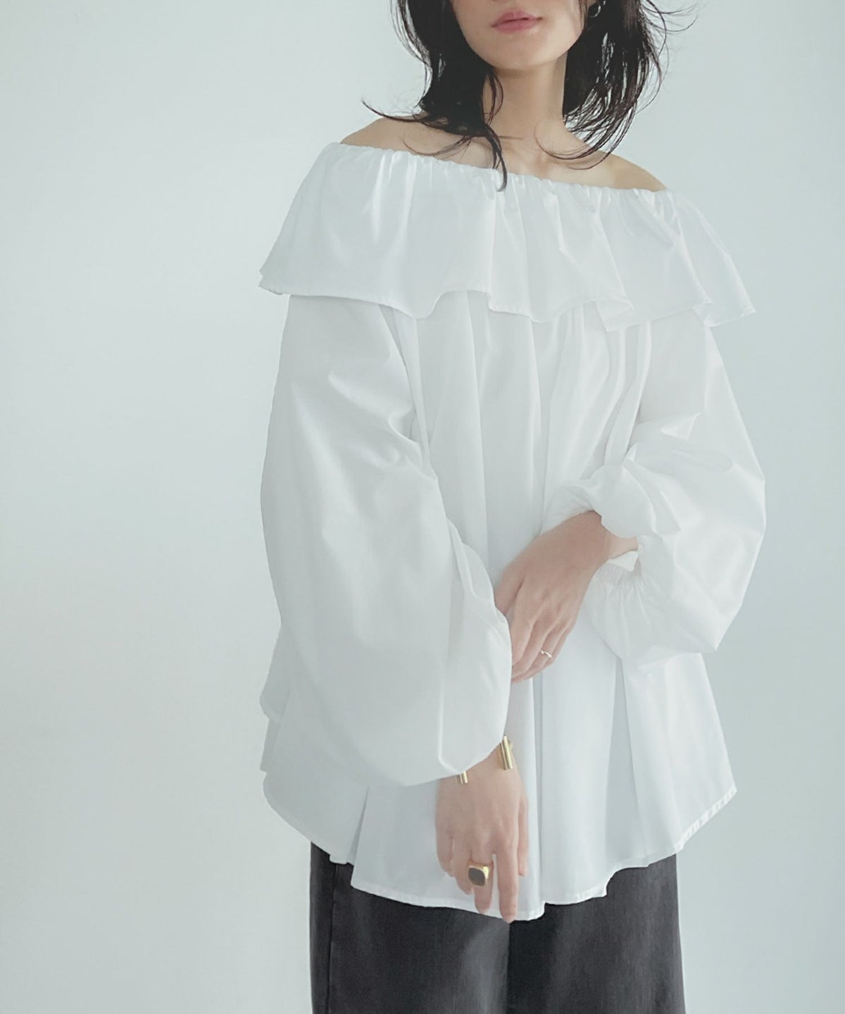 身長：165cm　着用サイズ：FREE　B：77 / W：57 / H：79