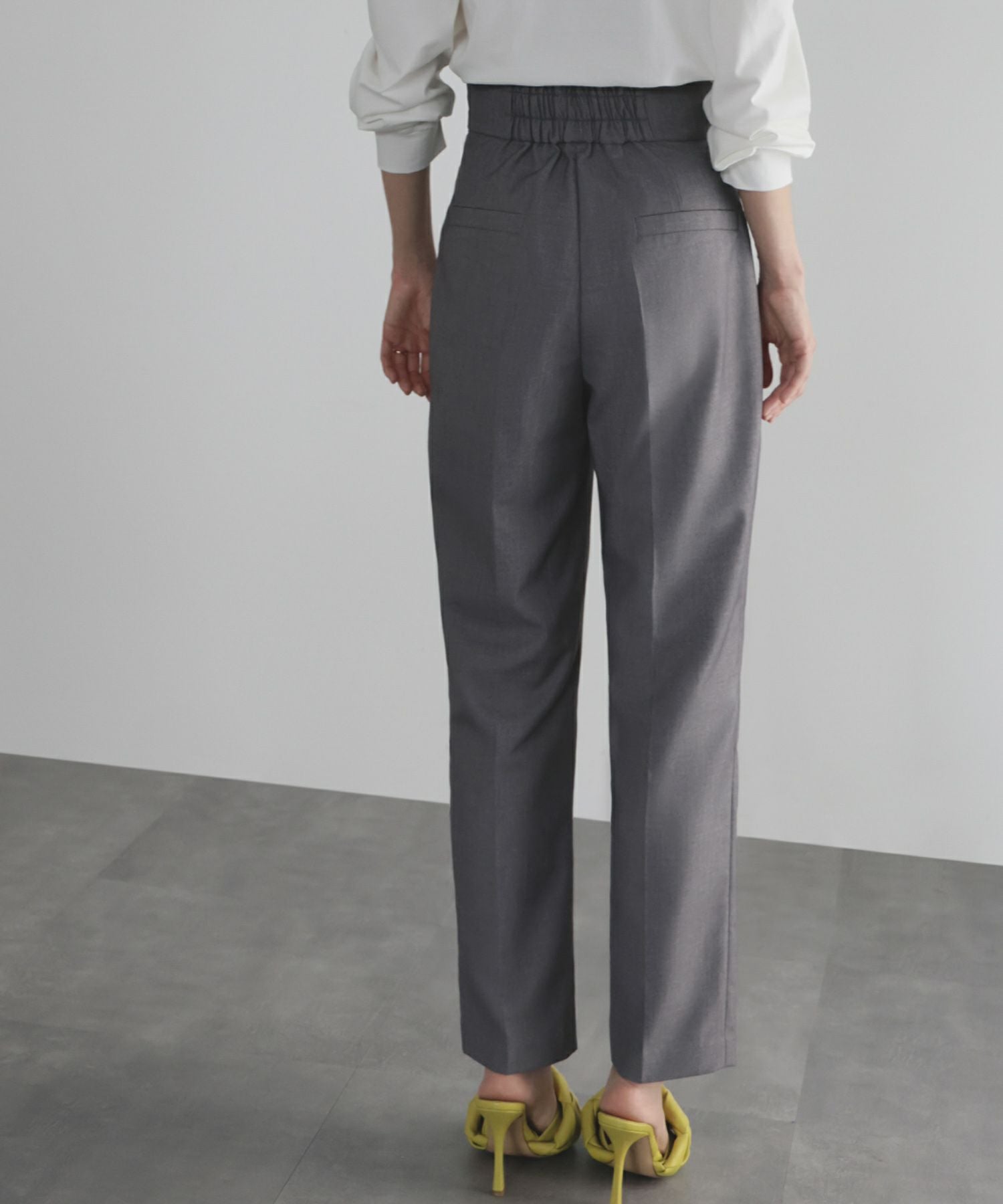 デイリー・カジュアル対応 | ハイウエストタックテーパードパンツ