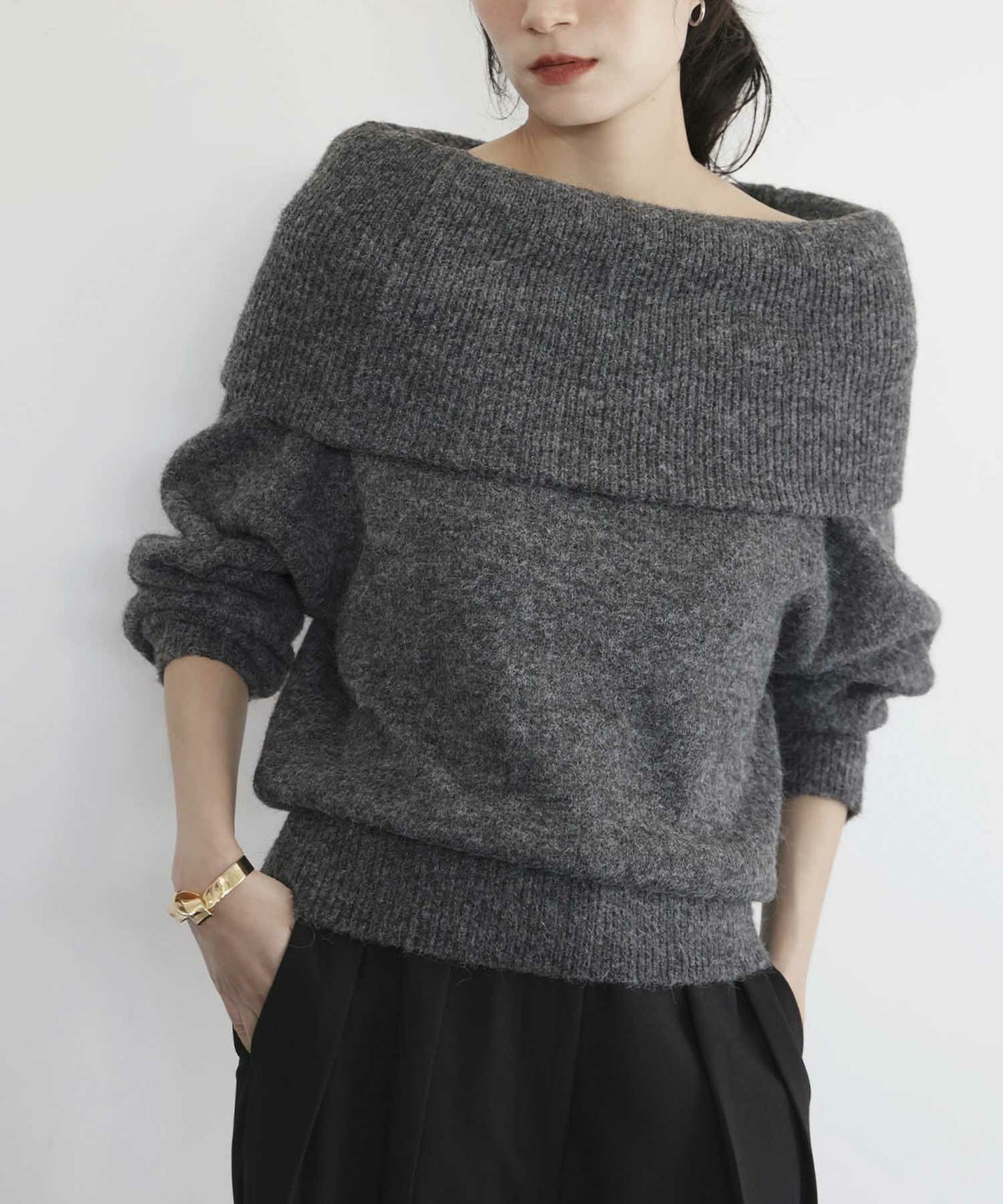 身長：165cm　着用サイズ：FREE　B：77 / W：57 / H：79