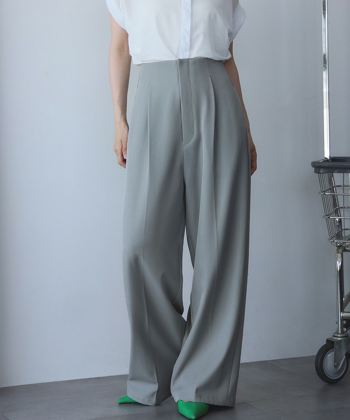 身長：157cm　着用サイズ：FREE　B：82 / W：63 / H：87