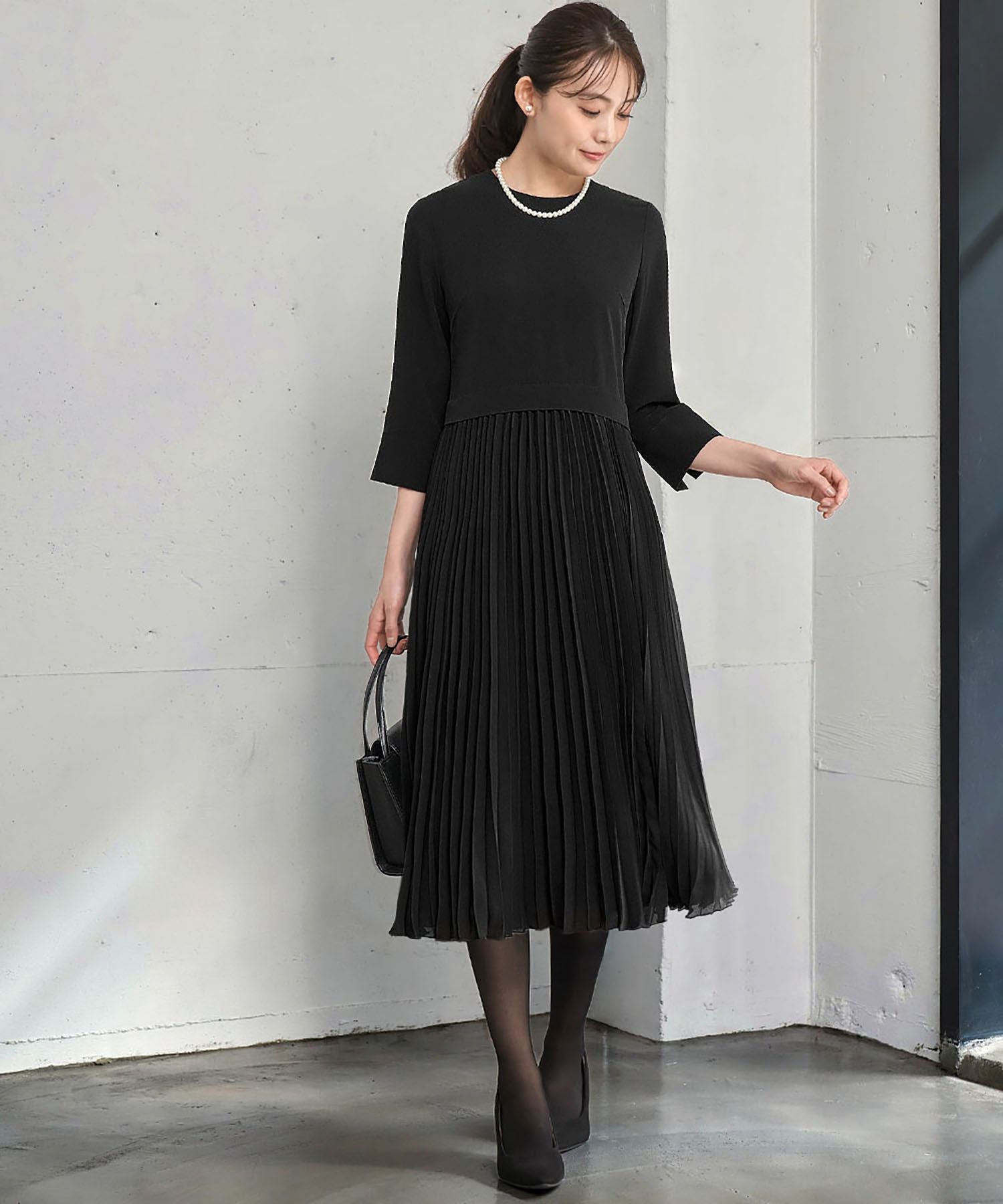￼新品プリーツプリーツ、超特大ショールドレスの様に纏う中央30センチ空きあり￼ Lace Ladies（レースレディース） ドレス レース ショール シアー