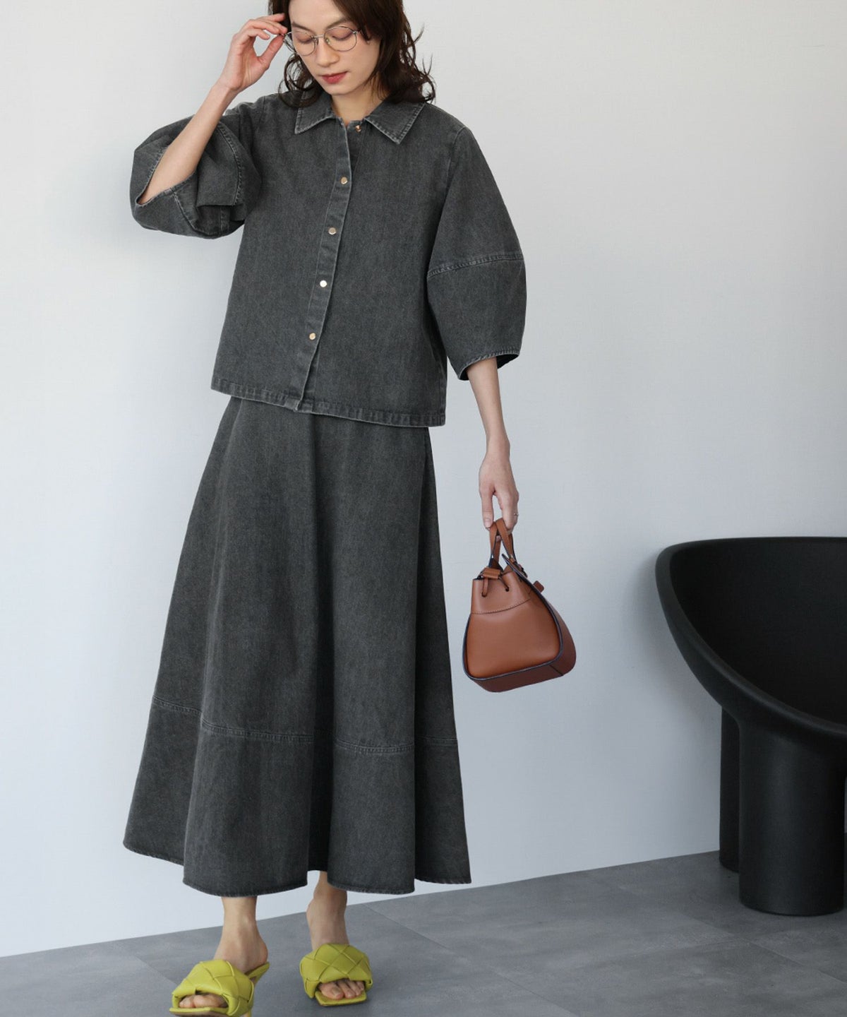 身長：165cm　着用サイズ：FREE　B：77 / W：57 / H：79