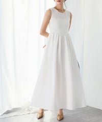 身長：165cm　着用サイズ：FREE　B：77 / W：57 / H：79