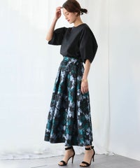 身長：165cm　着用サイズ：FREE　B：77 / W：57 / H：79