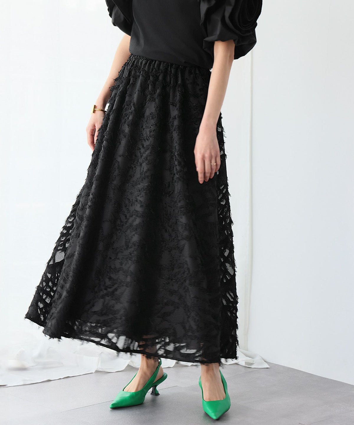 身長：165cm　着用サイズ：FREE　B：77 / W：57 / H：79