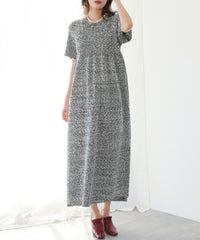 身長：165cm　着用サイズ：FREE　B：77 / W：57 / H：79