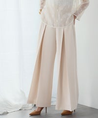 身長：165cm　着用サイズ：FREE　B：77 / W：57 / H：79