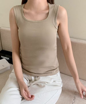 ベージュ