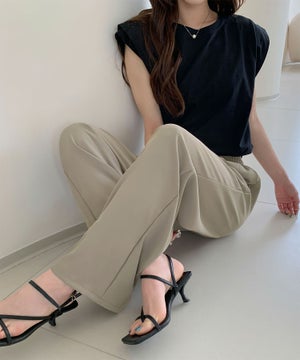 ベージュ