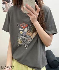 グレー