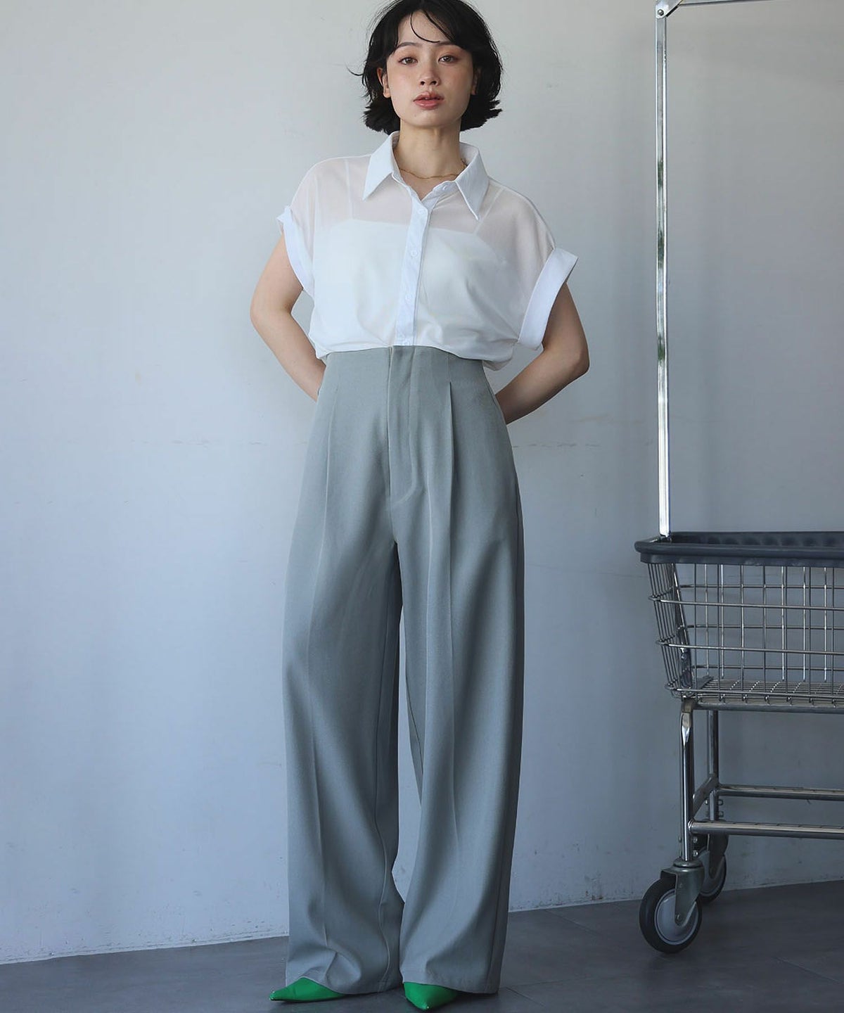 身長：157cm　着用サイズ：FREE　B：82 / W：63 / H：87