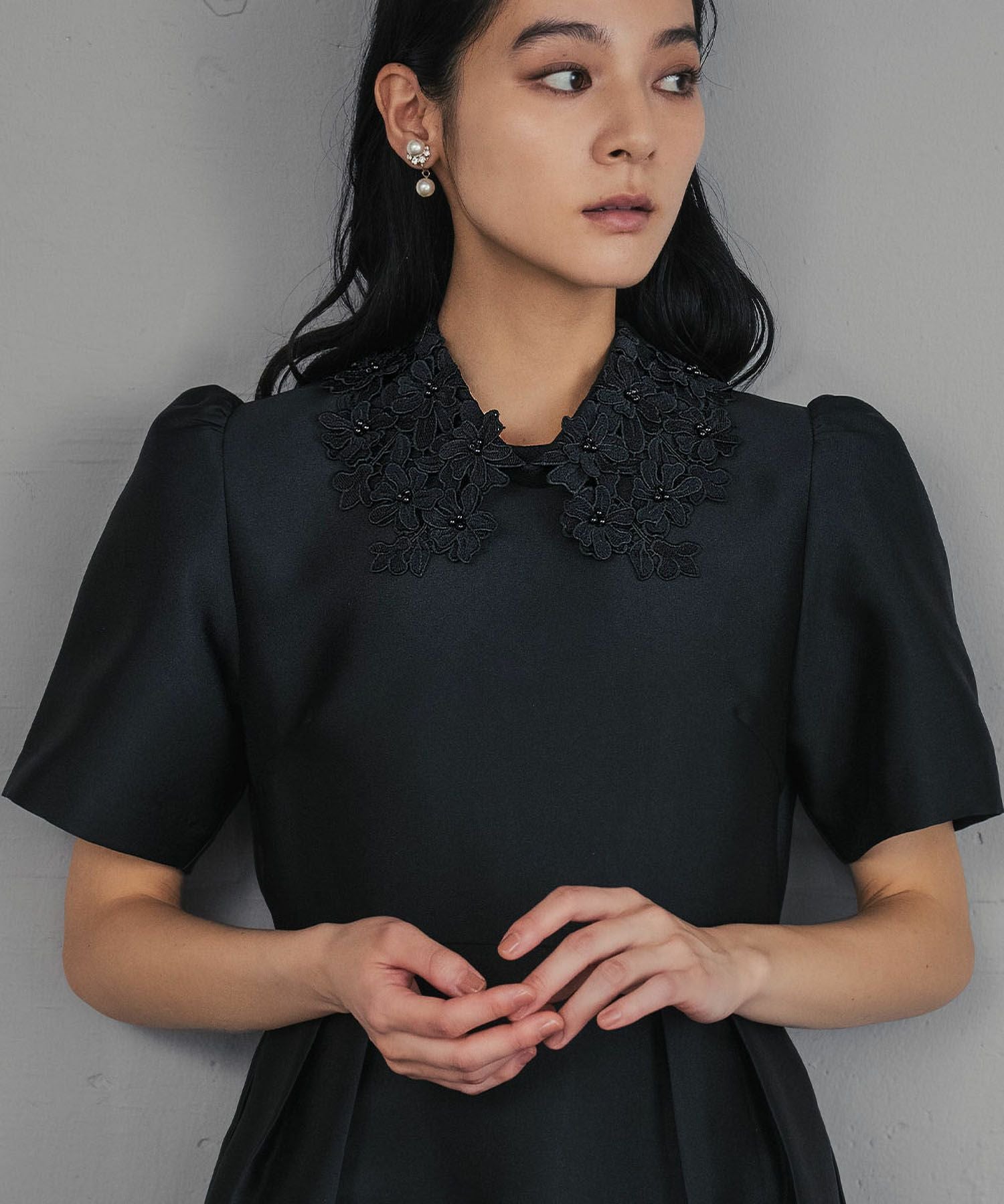 【新品】フラワーレース襟付きパフスリーブコクーンシルエットワンピースドレス結婚式 結婚式・お呼ばれ対応 | フラワーレース襟付きワンピースドレス