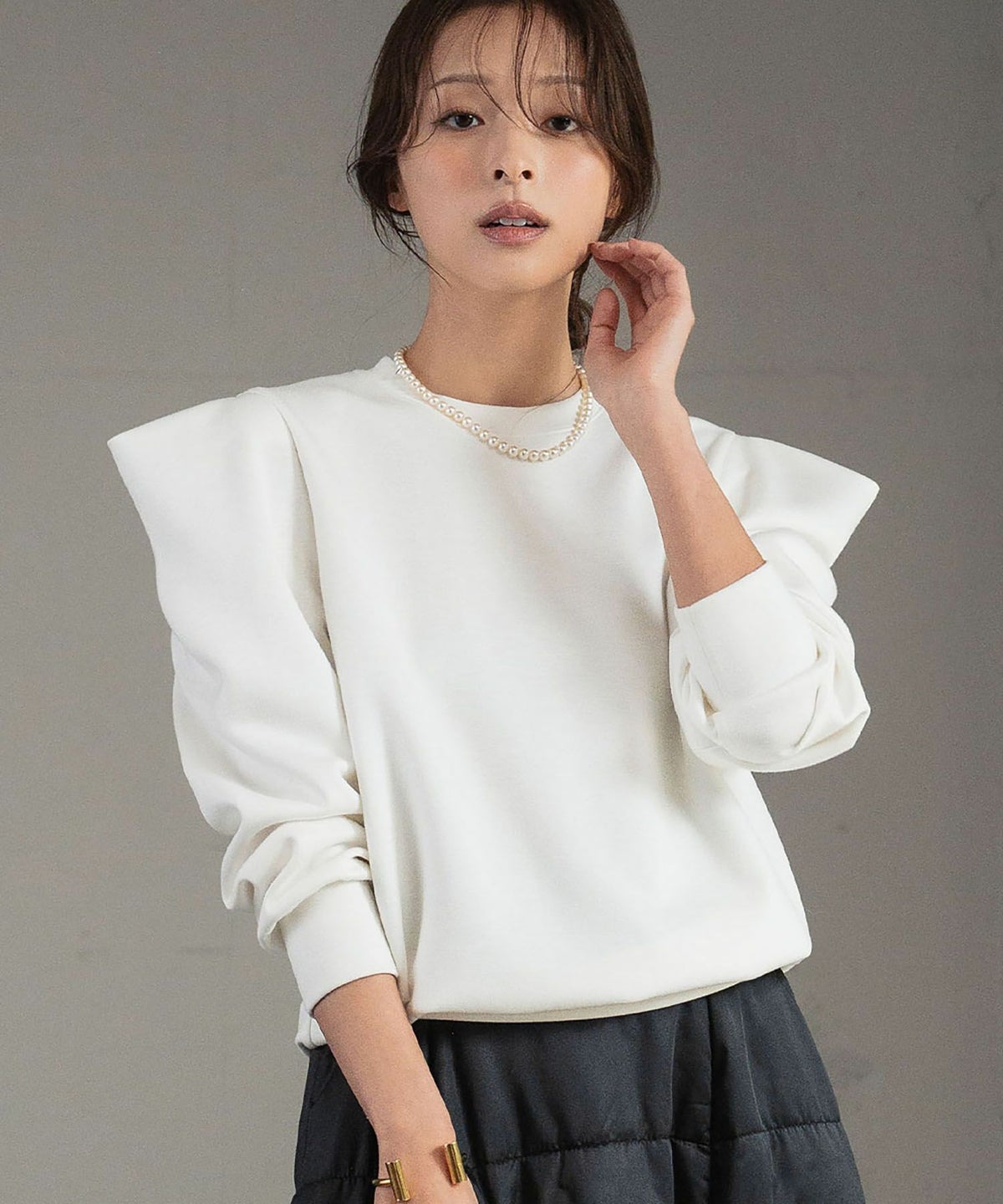 身長：170cm　着用サイズ：FREE　B：86 / W：61 / H：87