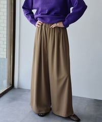 身長：168cm　着用サイズ：Mサイズ　B：81 / W：60 / H：89