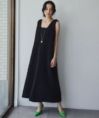 身長：168cm　着用サイズ：FREE　B：81 / W：60 / H：89