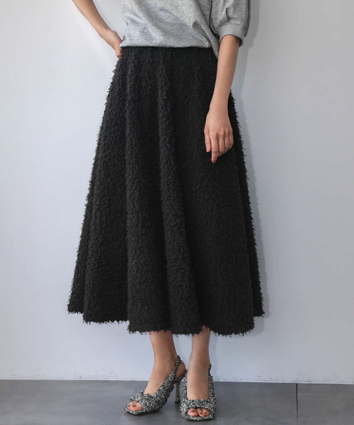 身長：165cm　着用サイズ：FREE　B：77 / W：57 / H：79
