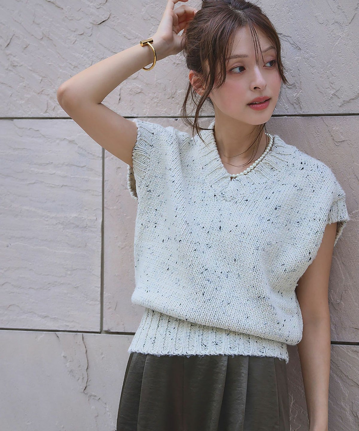 身長：170cm　着用サイズ：FREE　B：86 / W：61 / H：87