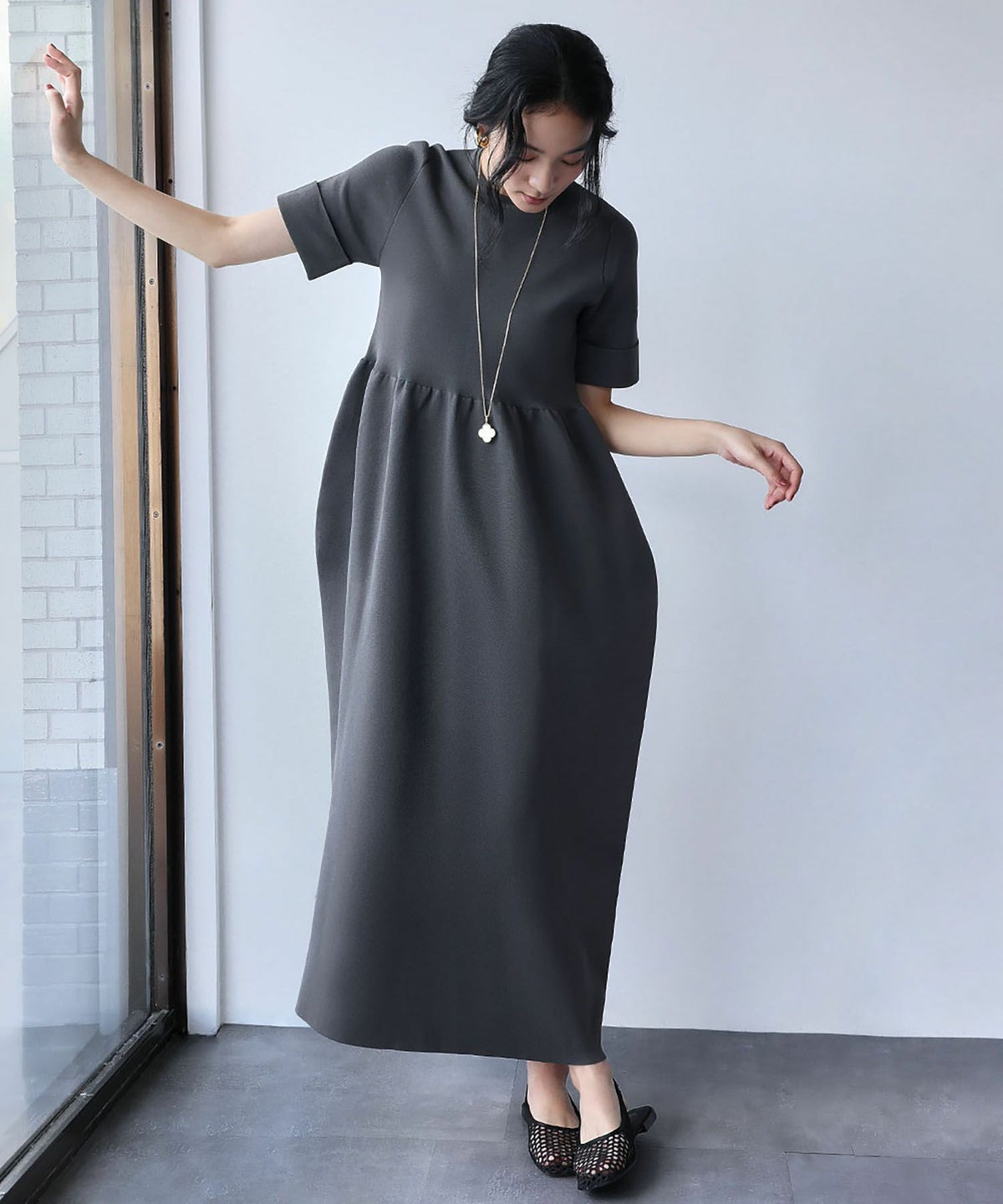 身長：168cm　着用サイズ：FREE　B：81 / W：60 / H：89