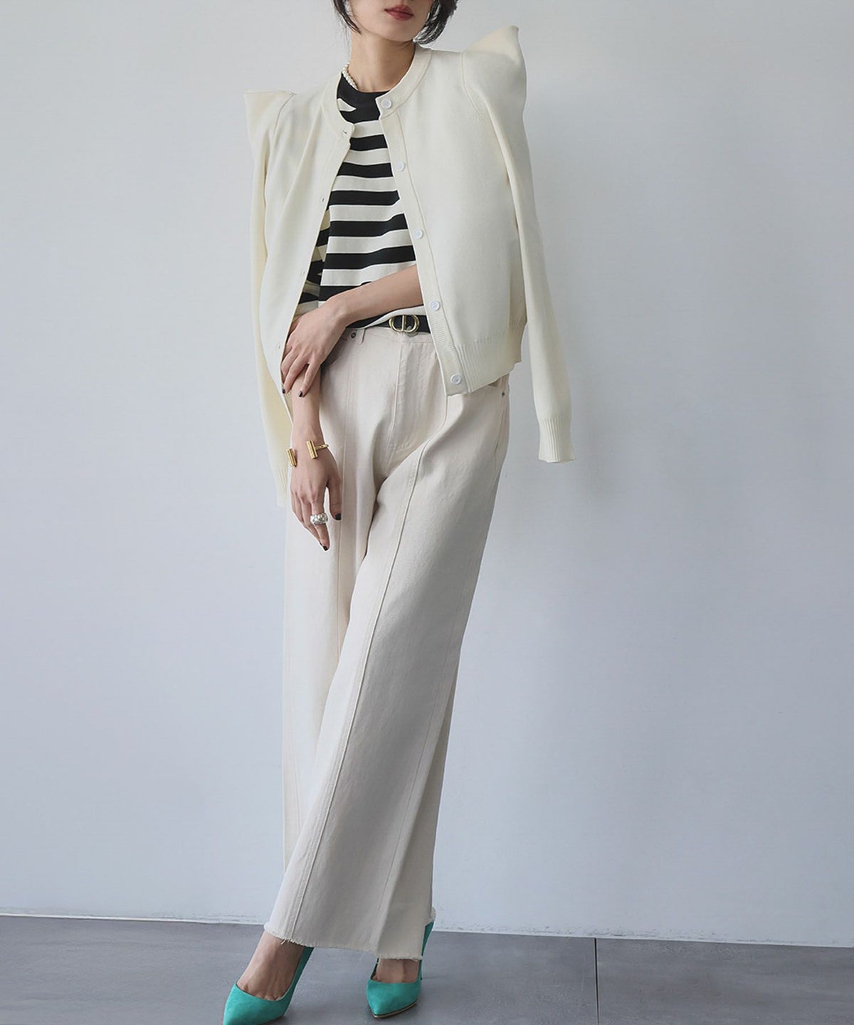 身長：165cm　着用サイズ：Mサイズ　B：77 / W：57 / H：79