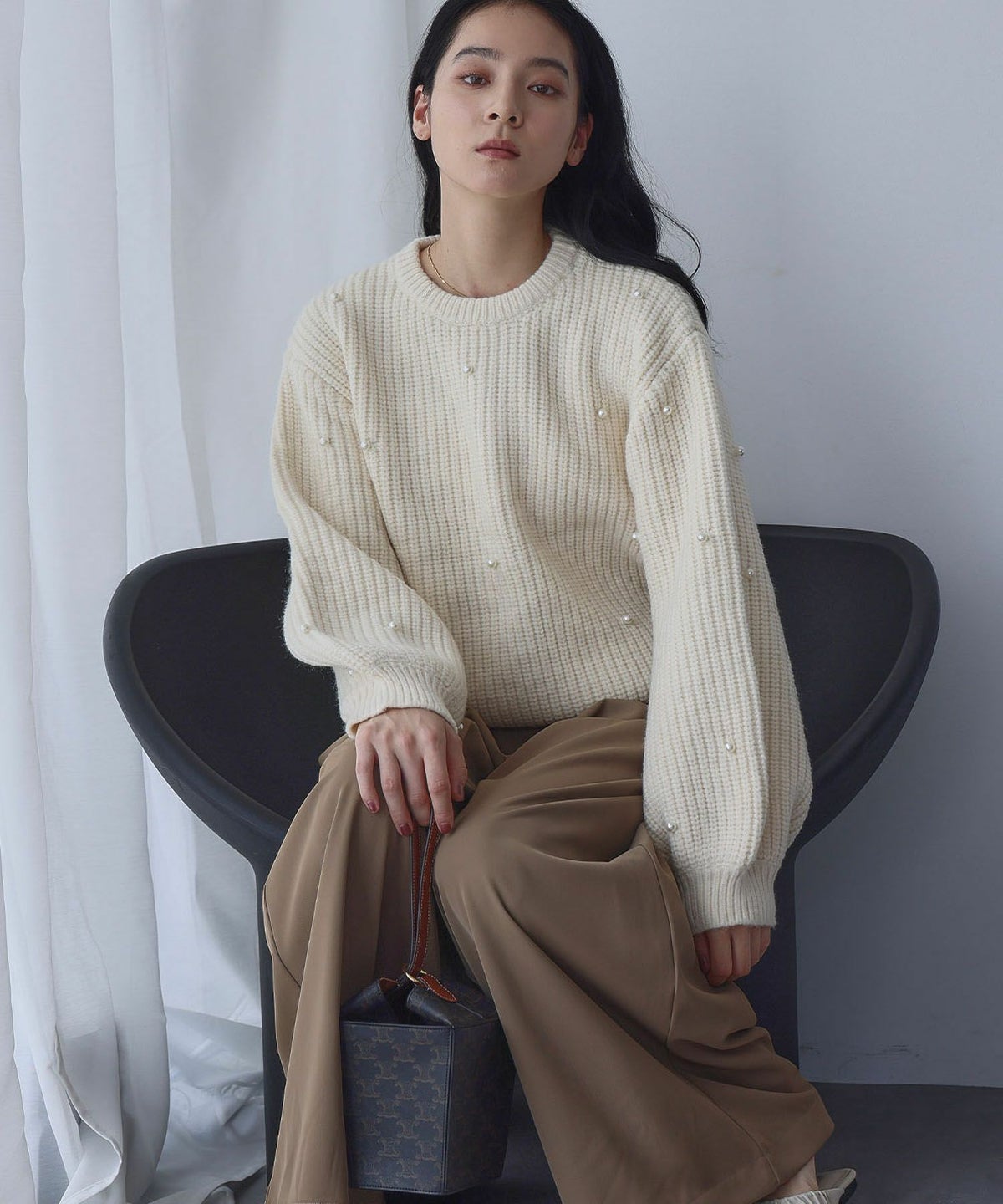 身長：168cm　着用サイズ：FREE　B：81 / W：60 / H：89