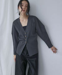 身長：168cm　着用サイズ：FREE　B：81 / W：60 / H：89