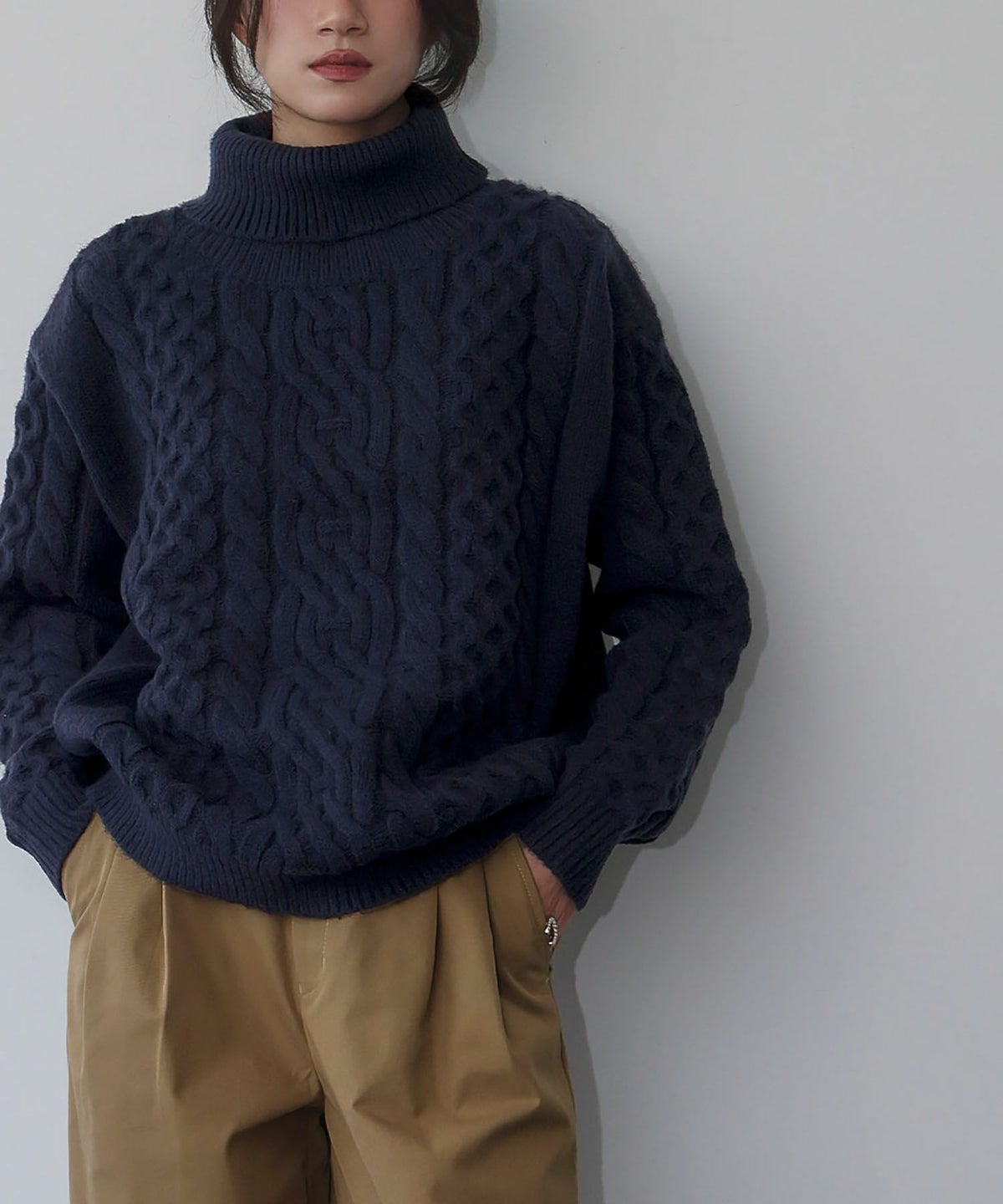 身長：165cm　着用サイズ：FREE　B：77 / W：57 / H：79