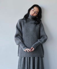 身長：168cm　着用サイズ：FREE　B：81 / W：60 / H：89