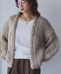 身長：165cm　着用サイズ：FREE　B：77 / W：57 / H：79