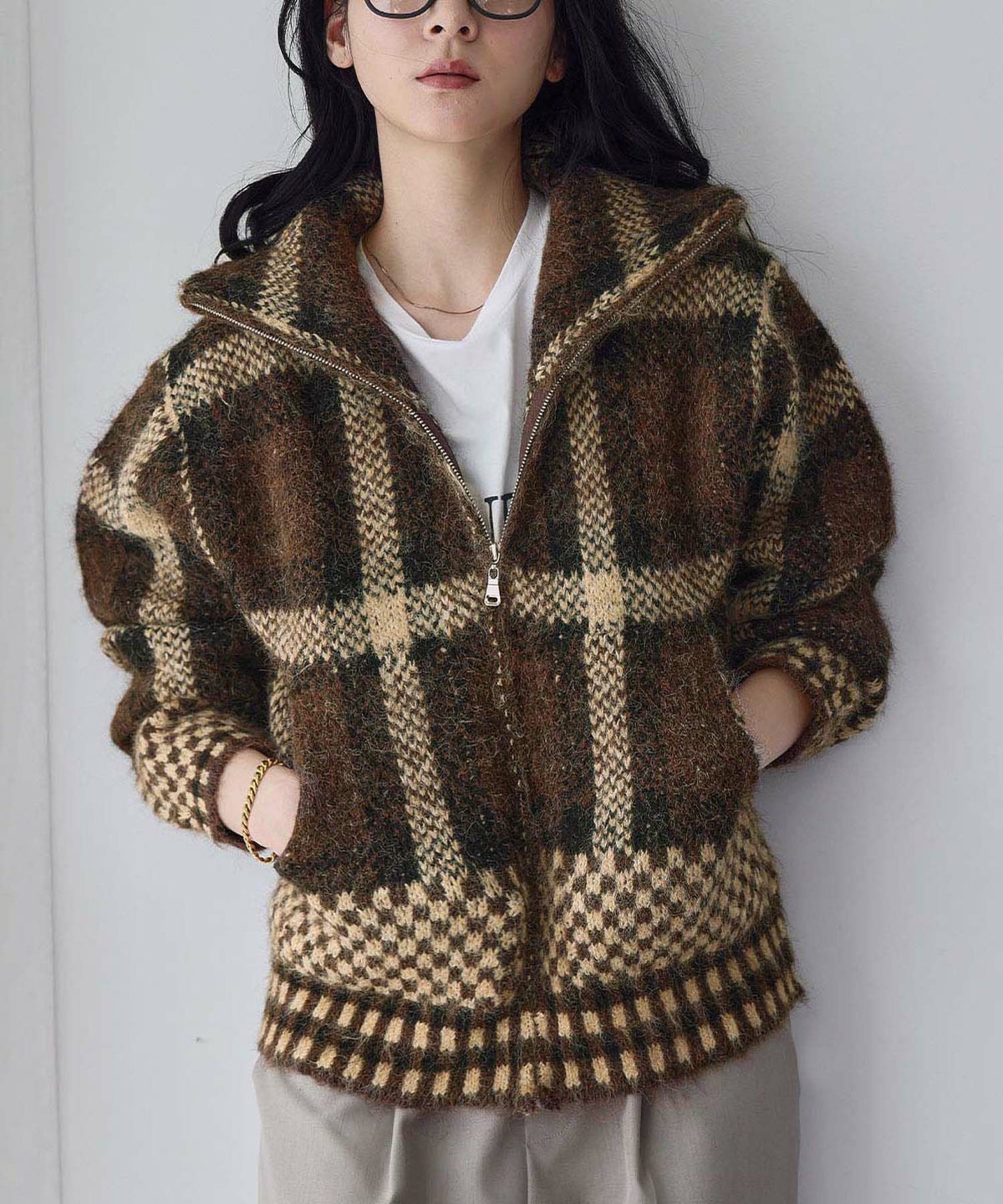 身長：168cm　着用サイズ：FREE　B：81 / W：60 / H：89