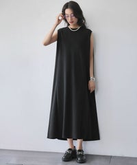 身長：165cm　着用サイズ：FREE　B：77 / W：57 / H：79