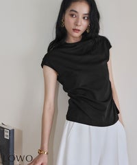 身長：168cm　着用サイズ：FREE　B：81 / W：60 / H：89