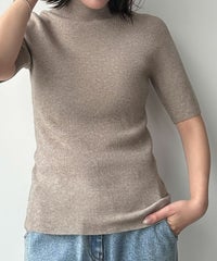 ベージュ