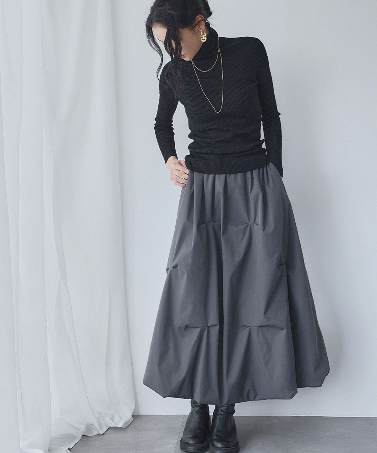 身長：168cm　着用サイズ：FREE　B：81 / W：60 / H：89