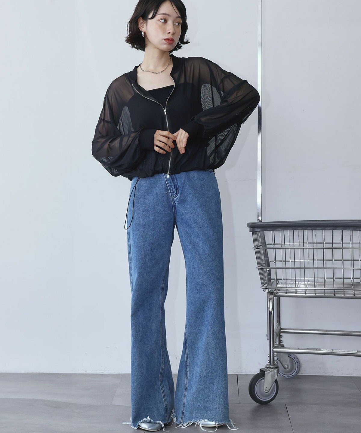 身長：157cm　着用サイズ：FREE　B：82 / W：63 / H：87