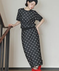 身長：157cm　着用サイズ：FREE　B：82 / W：63 / H：87