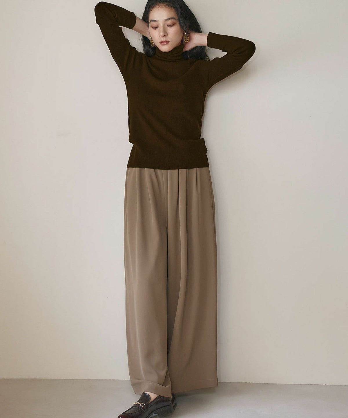身長：168cm　着用サイズ：FREE　B：81 / W：60 / H：89
