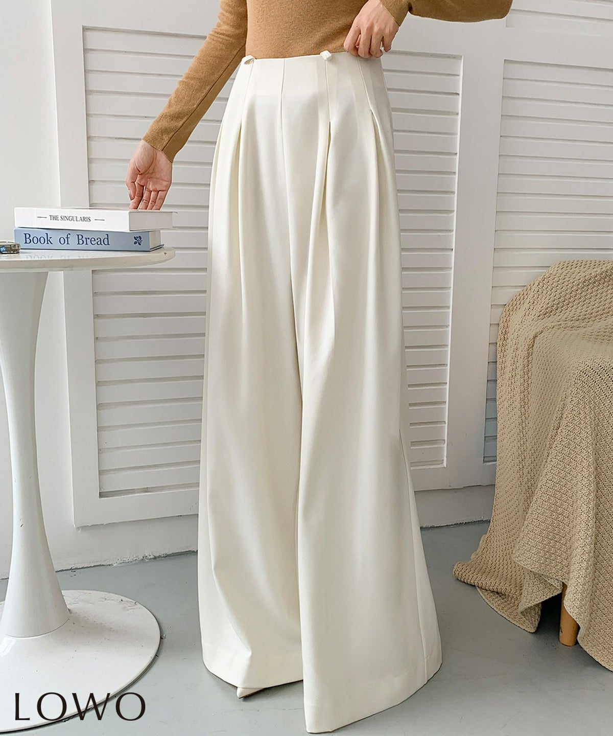 アイボリー