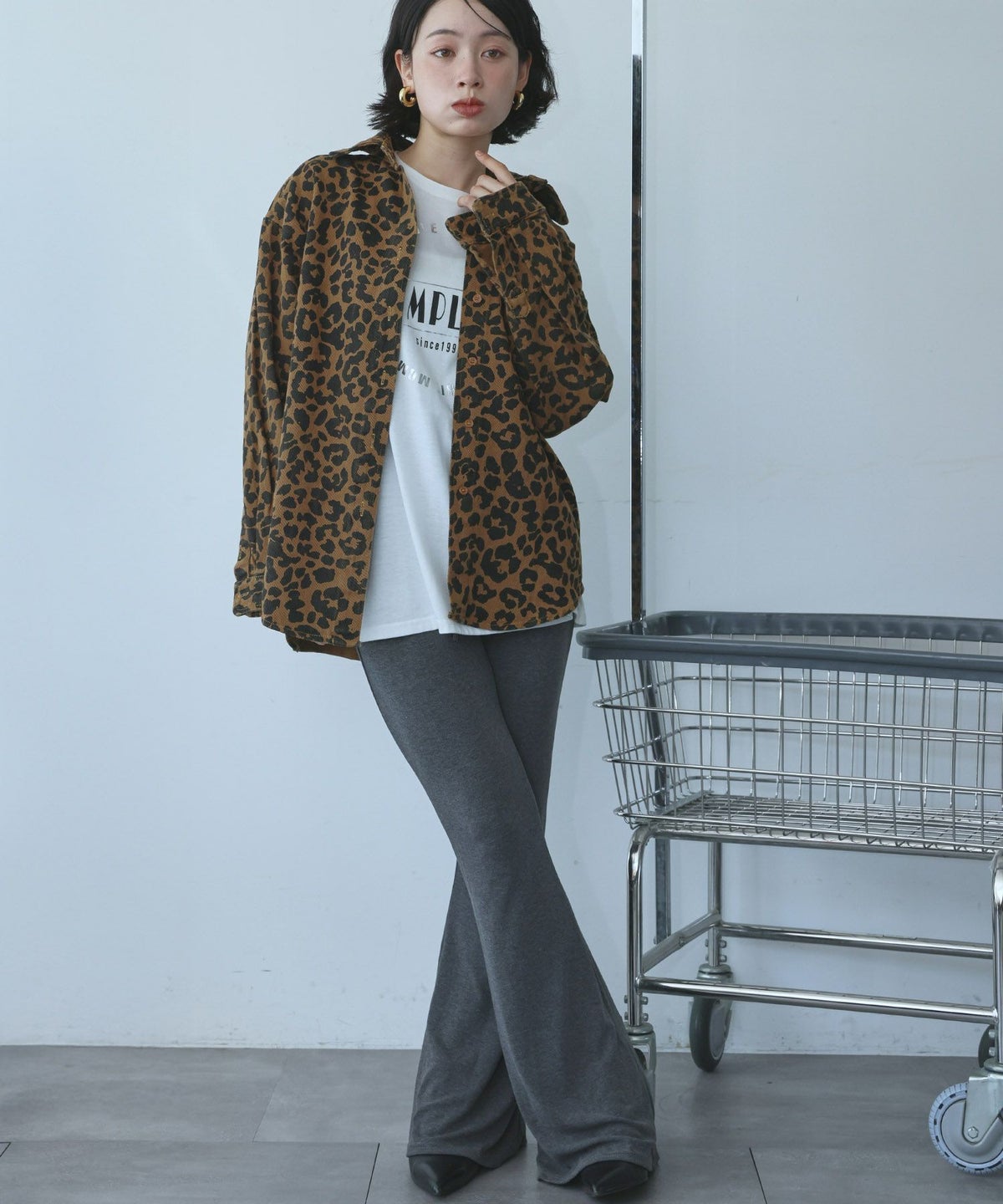 身長：157cm　着用サイズ：FREE　B：82 / W：63 / H：87