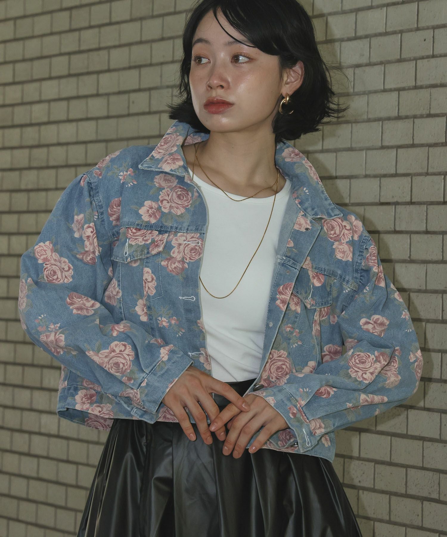 ブルー