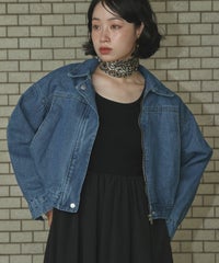 ブルー