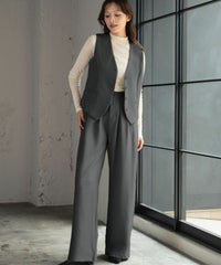 身長：170cm　着用サイズ：FREE　B：86 / W：61 / H：87