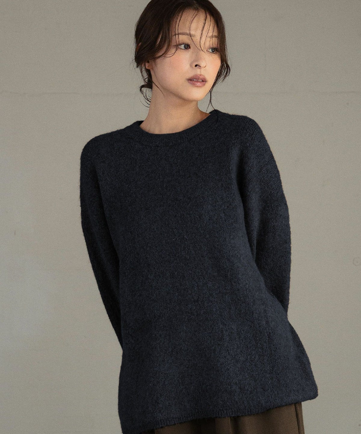 身長：170cm　着用サイズ：FREE　B：86 / W：61 / H：87