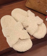ベージュ