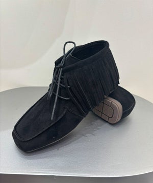 ブラック
